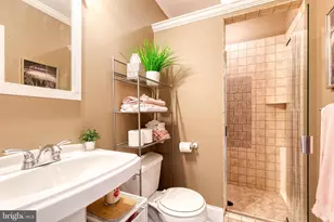 908 S Linwood Ave, Baltimore, MD 21224 - Photo 10