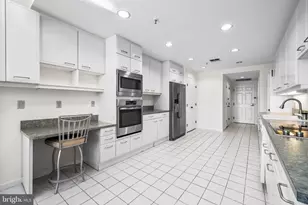 3801 Canterbury Rd, Baltimore, MD 21218 - Photo 8