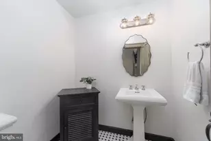 806 S Ann St, Baltimore, MD 21231 - Photo 10