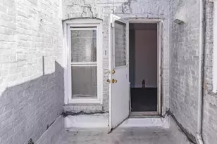 2431 E Oliver St, Baltimore, MD 21213 - Photo 42