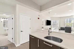 23 Pierside Dr, Baltimore, MD 21230 - Photo 12