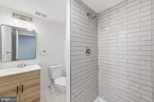 207 Roundhouse Ct, Baltimore, MD 21230 - Photo 20