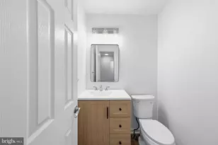 207 Roundhouse Ct, Baltimore, MD 21230 - Photo 8