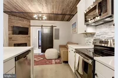 12 W Montgomery Street W #206, Baltimore, MD 21230 - Photo 2