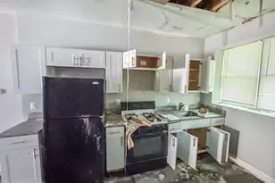 2435 Hoffman Street E, Baltimore, MD 21213 - Photo 4