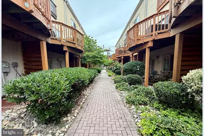 100 Pilgrim Landing, Baltimore, MD 21230 - Photo 2