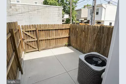 2410 E Fayette Street, Baltimore, MD 21224 - Photo 20