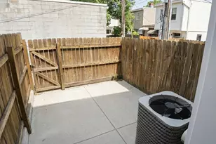 2410 E Fayette St, Baltimore, MD 21224 - Photo 20