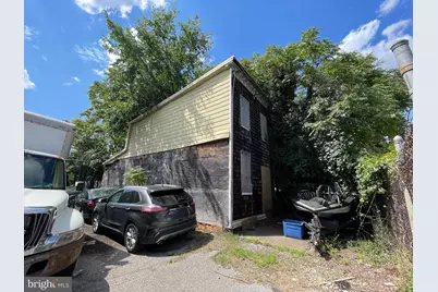 S Ellamont, Baltimore, MD 21229 - Photo 2