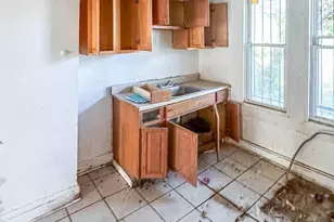 1218 Montford Ave N, Baltimore, MD 21213 - Photo 4