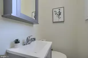 1627 E 32nd St, Baltimore, MD 21218 - Photo 20