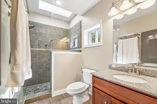 2506 E Fairmount Ave, Baltimore, MD 21224 - Photo 16