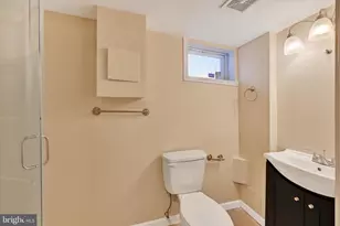 2105 Cloville Ave, Baltimore, MD 21214 - Photo 24