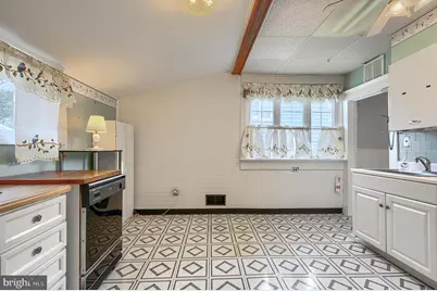 6113 Fair Oaks Avenue, Baltimore, MD 21214 - Photo 10