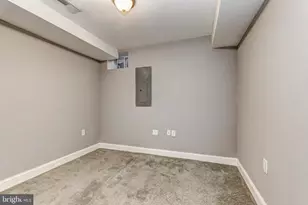 822 S Highland Ave, Baltimore, MD 21224 - Photo 32