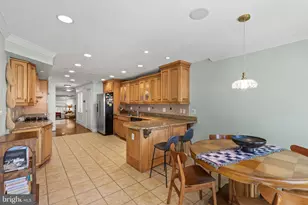 1933 Fleet St, Baltimore, MD 21231 - Photo 12