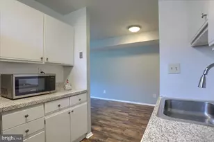 4411 Falls Bridge Dr, Baltimore, MD 21211 - Photo 12