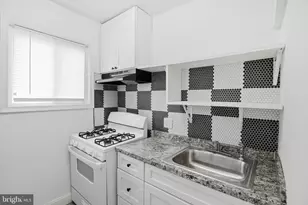 3330 Ravenwood Ave, Baltimore, MD 21213 - Photo 12