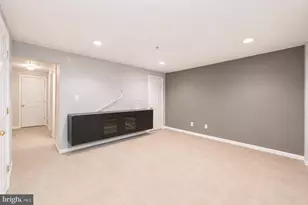 638 Villager Cir, Baltimore, MD 21222 - Photo 14