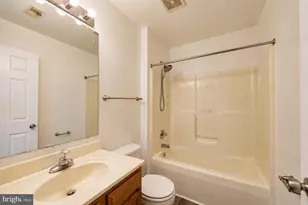 638 Villager Cir, Baltimore, MD 21222 - Photo 18