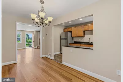 586 Lucia Avenue, Baltimore, MD 21229 - Photo 8