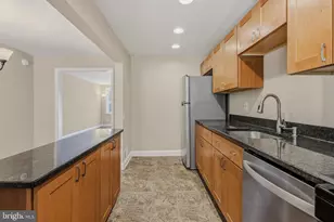 586 Lucia Ave, Baltimore, MD 21229 - Photo 10