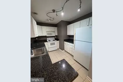 23 Pierside Drive #428, Baltimore, MD 21230 - Photo 2