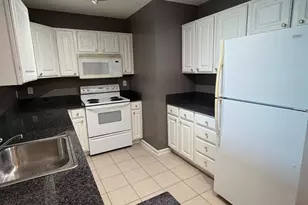 23 Pierside Dr, Baltimore, MD 21230 - Photo 2