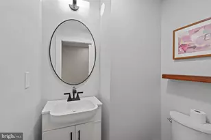 621 E 36th St, Baltimore, MD 21218 - Photo 16
