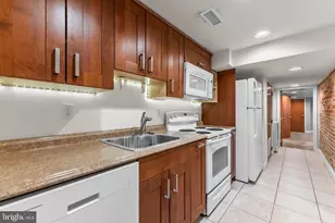 16 S Wolfe St, Baltimore, MD 21231 - Photo 4
