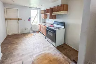 2114 Vine St, Baltimore, MD 21223 - Photo 4