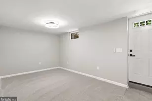 2303 Lyndhurst Ave, Baltimore, MD 21216 - Photo 18