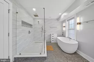 1821 Bank St, Baltimore, MD 21231 - Photo 16
