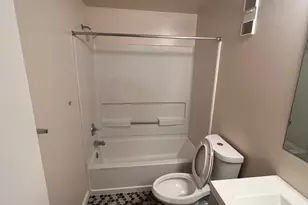 3 Andrew Pl, Baltimore, MD 21201 - Photo 10