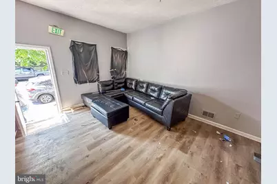 447 N Milton Avenue, Baltimore, MD 21224 - Photo 2