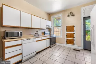 2503 Guilford Ave, Baltimore, MD 21218 - Photo 12