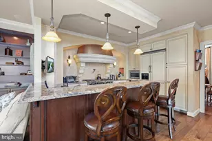 921 Valencia Ct, Baltimore, MD 21230 - Photo 4