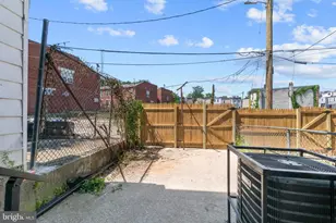 1410 E Lanvale St, Baltimore, MD 21213 - Photo 32