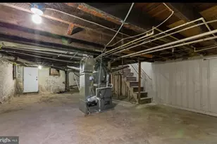 720 N Edgewood St, Baltimore, MD 21229 - Photo 12