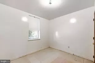 1817 W Mulberry St, Baltimore, MD 21223 - Photo 8