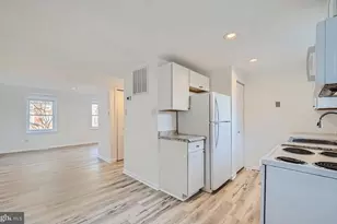 21 S Carrollton Ave, Baltimore, MD 21223 - Photo 4