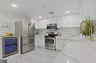250 President St, Baltimore, MD 21202 - Photo 1