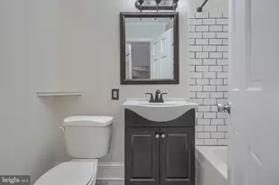 42 E Hamburg Street E, Baltimore, MD 21230 - Photo 18