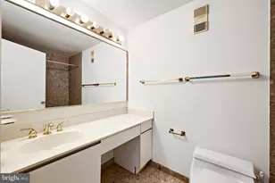 250 President St, Baltimore, MD 21202 - Photo 18