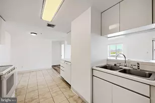 250 President St, Baltimore, MD 21202 - Photo 6