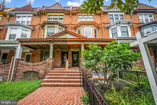 2736 N Calvert St, Baltimore, MD 21218 - Photo 2