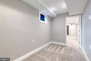 734 S Robinson St, Baltimore, MD 21224 - Photo 22