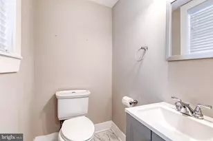 734 S Robinson St, Baltimore, MD 21224 - Photo 10