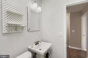 4155 Fairview Ave, Baltimore, MD 21216 - Photo 14