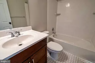 1805 E Lamley St, Baltimore, MD 21231 - Photo 16